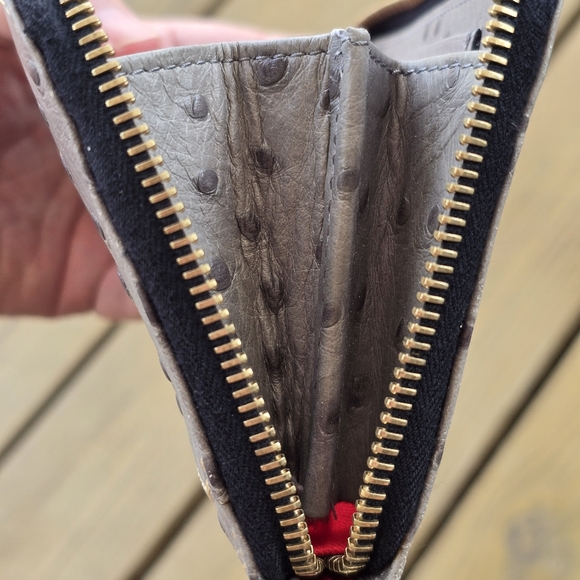 Dooney & Bourke NWO Tags Gray Textured Wristlet 7.25x4.75 - Picture 13 of 16